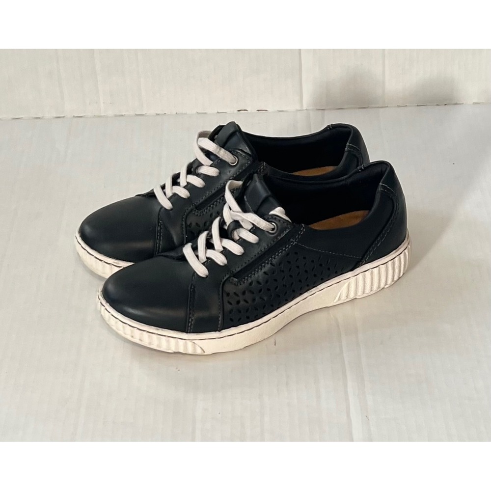 Clarks Black Leather Perforated Lace Up Sneakers Shoes Women Size 5.5 M EU 35.5